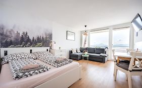Mooki Mountain & Pool Gerlitzen Apartment